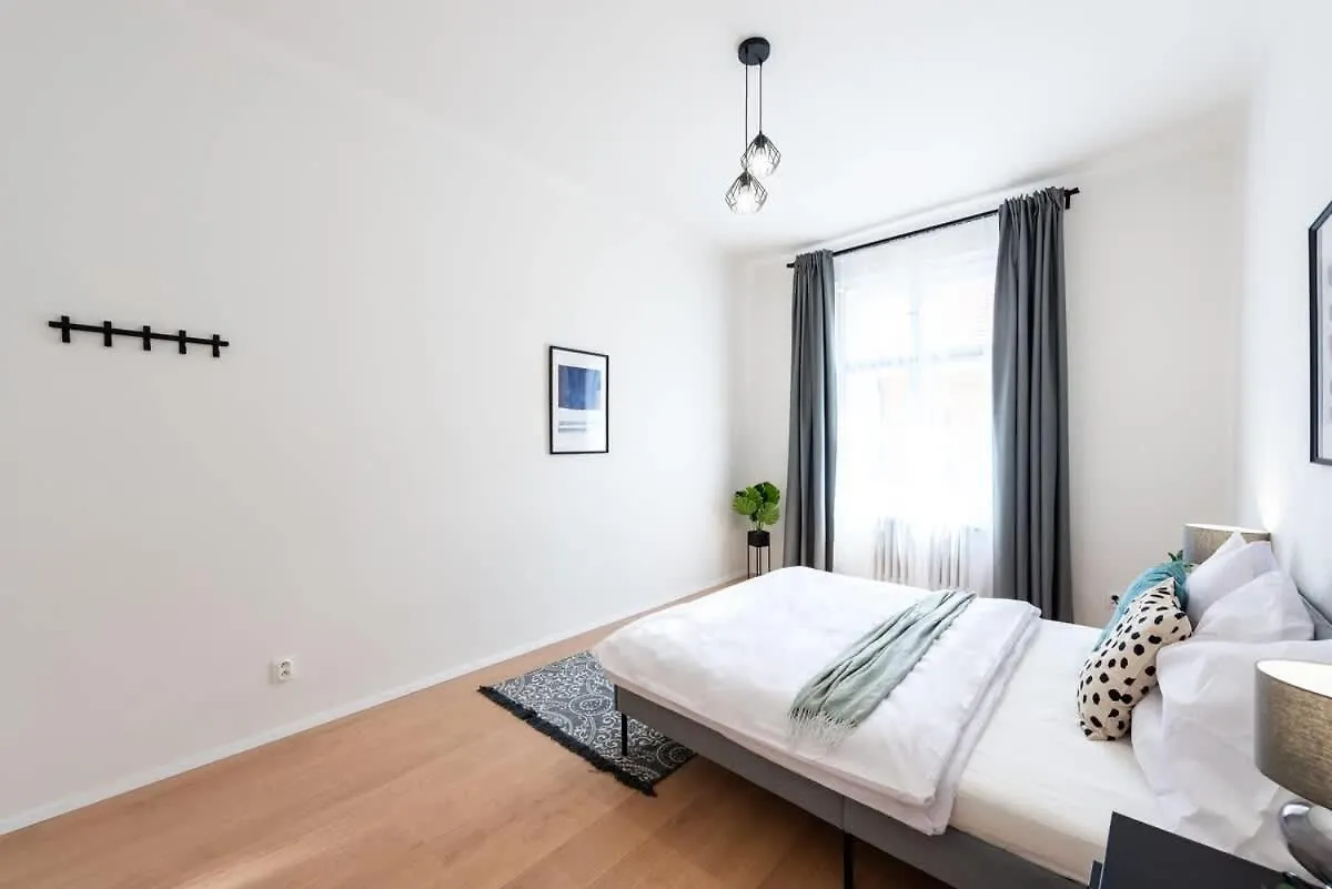 Unique Old Town 2Br Oasis With Sofa Bed Apartment Prague