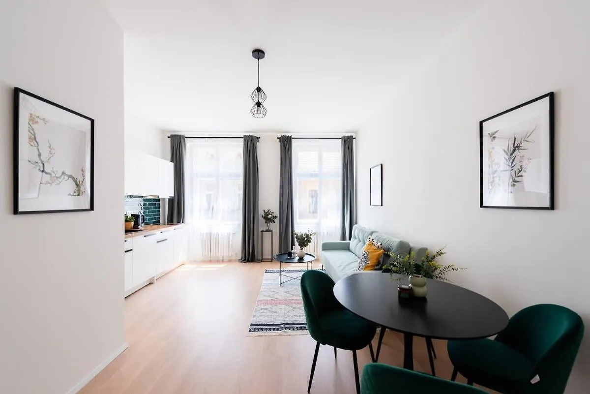 Unique Old Town 2Br Oasis With Sofa Bed Apartment Prague