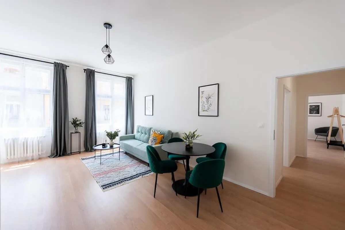 Unique Old Town 2Br Oasis With Sofa Bed Apartment Prague